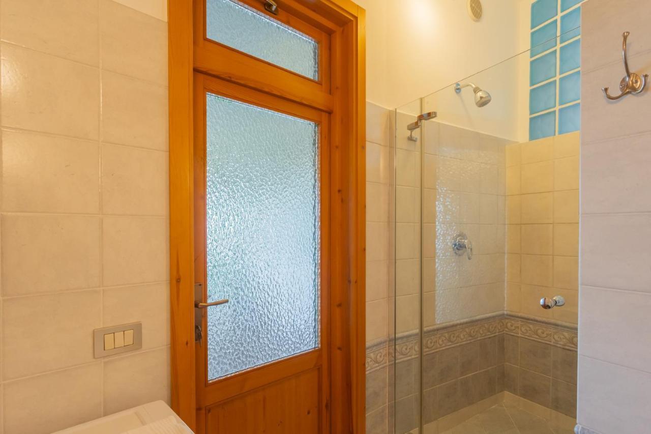Simons Apartment With Amazing View By Rent All Como Блевио Екстериор снимка